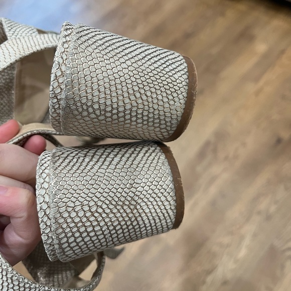 Amalfi Leather fringe block heel sandals in creme and gold - Picture 3 of 4